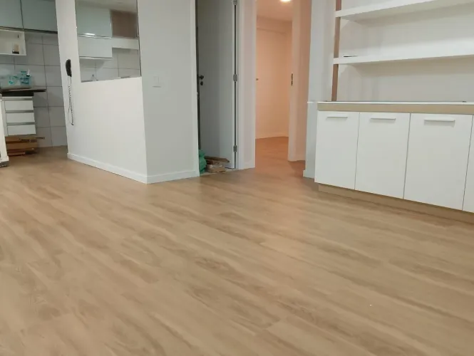 Instalação de Piso Vinílico | Orçamento Grátis | Acabamento Profissional