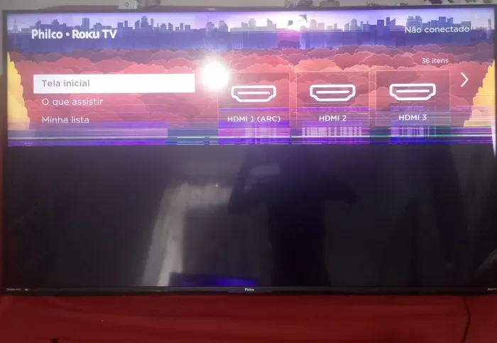 Vende se tv 50 polegadas com um defeito para retirar pessoas ou consertar nova