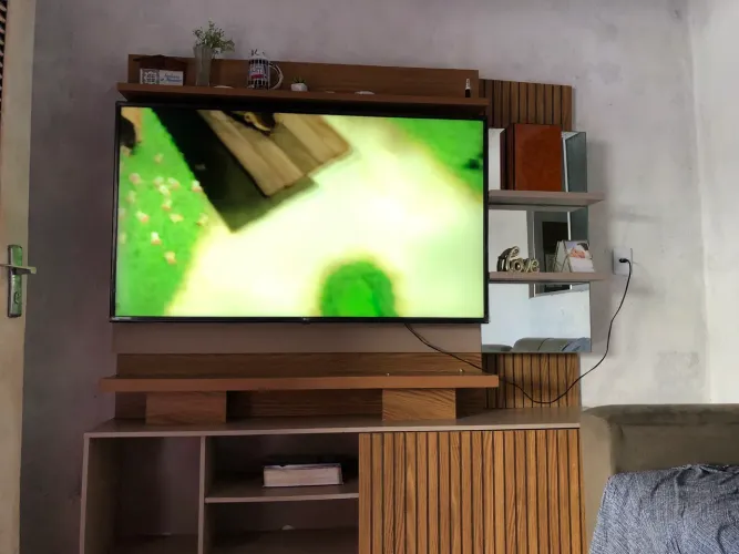Vendo tv 60 polegadas e painel 