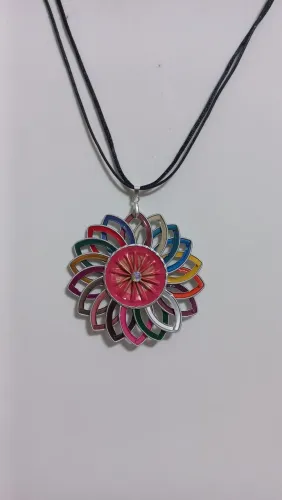 Bijuterias confeccionados com reutilização de cápsulas de café 