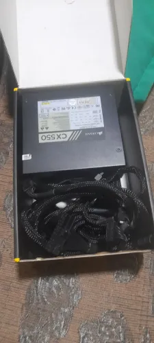 Fonte Corsair CX550 80 Plus Bronze