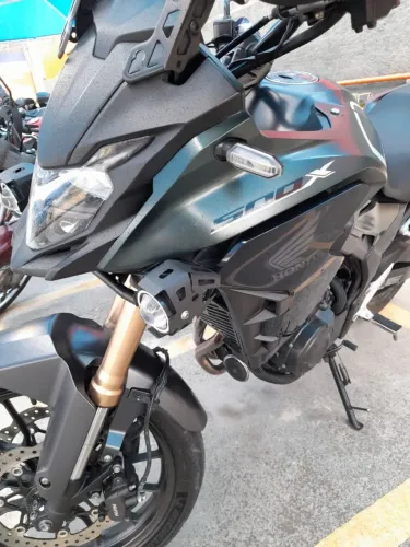 Vendo troco cb 500x 2023 emplacada até 12/2027 leia o anúncio golpista nem tente