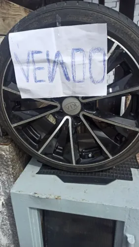 Peneu com aro 