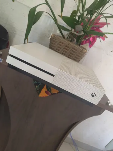 XBOX ONE S 1TB (ACEITO PROPOSTA)
