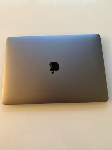MacBook Air M1 2020 8GB 256GB excelente