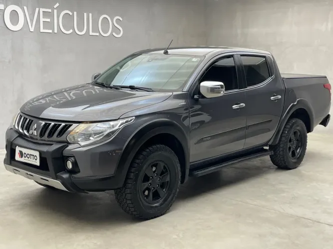 Mitsubishi L200 Tri. Outd. HPE 2.4 CD 4X4 Die. AUT 2021