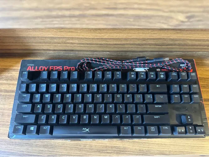 Teclado Gamer - HyperX Alloy FPS Pro Cherry MX Red original.