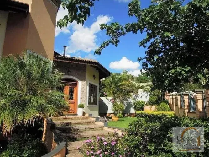 Charmosa casa à venda no Condomínio Flamboyant em Atibaia*