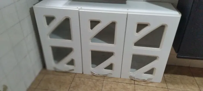 Vendo armario de cozinha 3 portas