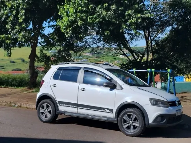 Volkswagen Crossfox 1.6 MI Total Flex 8V 5P 2012