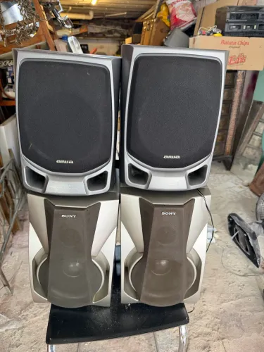 Caixas de som Sony e aiwa