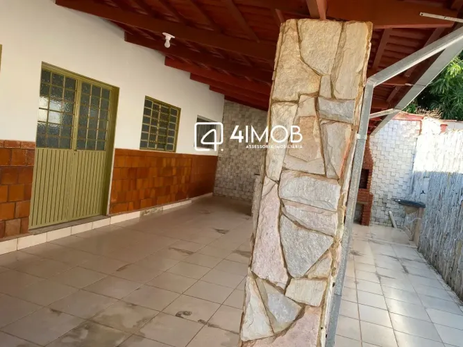 PIRENÓPOLIS: 2 CASAS NO SETOR MEIA PONTE  IDEAL PARA POUSADA OU RENDA COM ALUGUEL