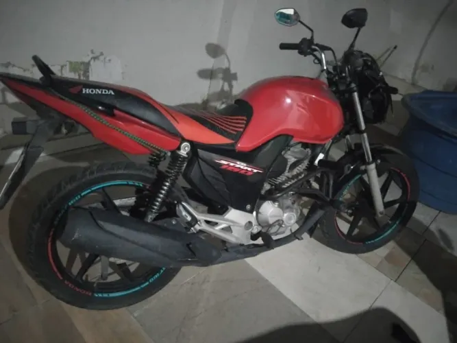 Vende se uma moto