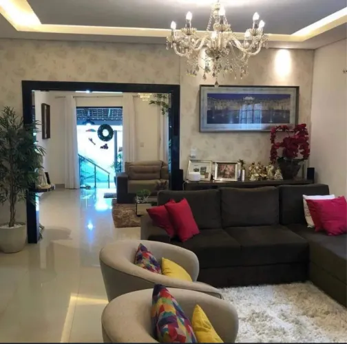 Casa linda com excelente localização