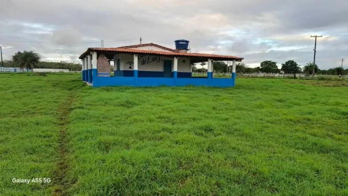Lindo sítio de 87.120m/2, casa c/5 suites' piscina,  16 baias' curral e pista de corrida