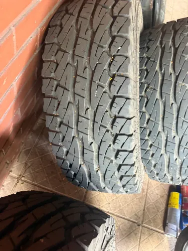 5 Pneus Falken dunlop) 32/11,5 aro 15, menos de 100 km rodados  estado de zero 