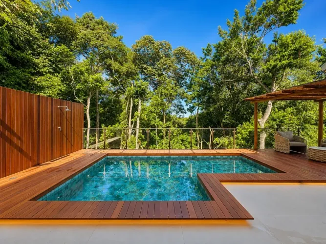 Alphaville I | Casa de Alto Padrão com 3 Suítes, 523m² e Totalmente Mobiliada