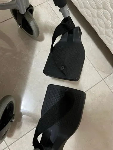 Cadeira de Rodas em alumínio dobrável até 120 kg D600 Dellamed