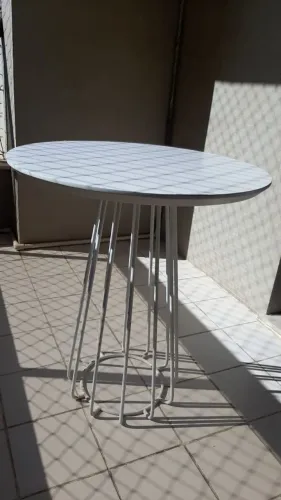 Mesinha de jardim ou varanda