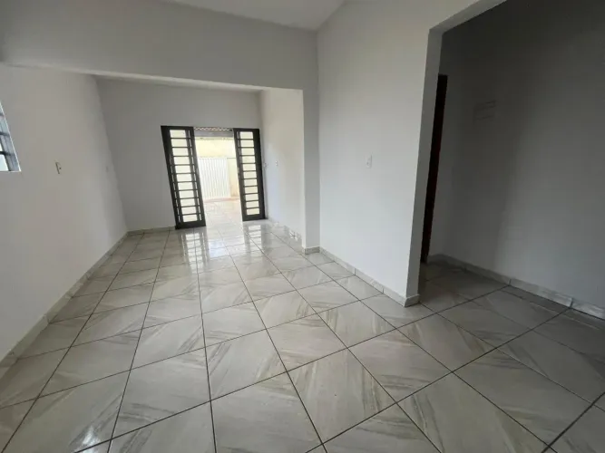 Casa dois quartos com amplo quintal no Residencial Recanto do Bosque
