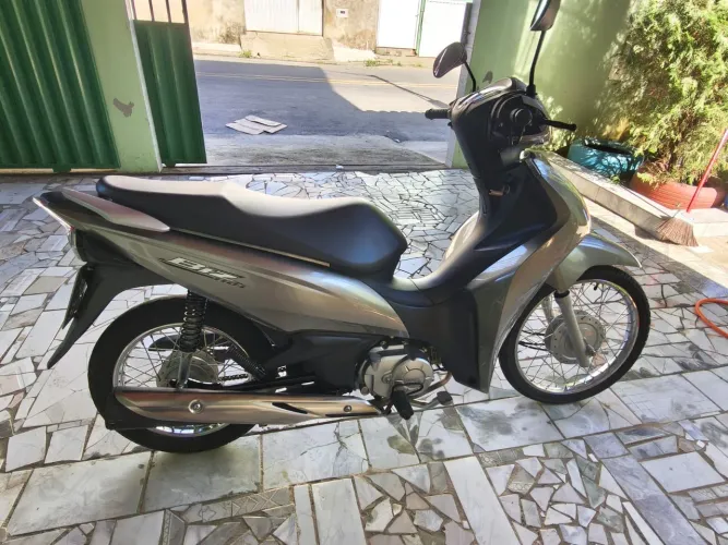 Vende-se Honda Biz 110i 2022