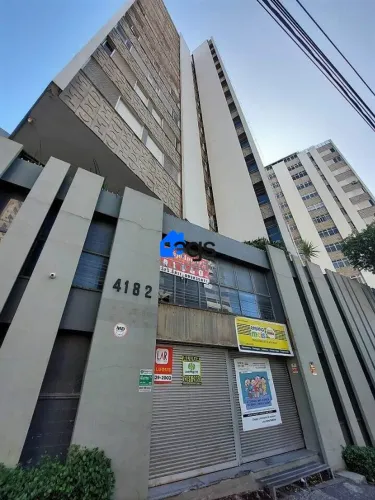 Loja em Funcionários com 229 m² .