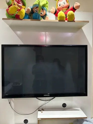 Tv para tirar peças