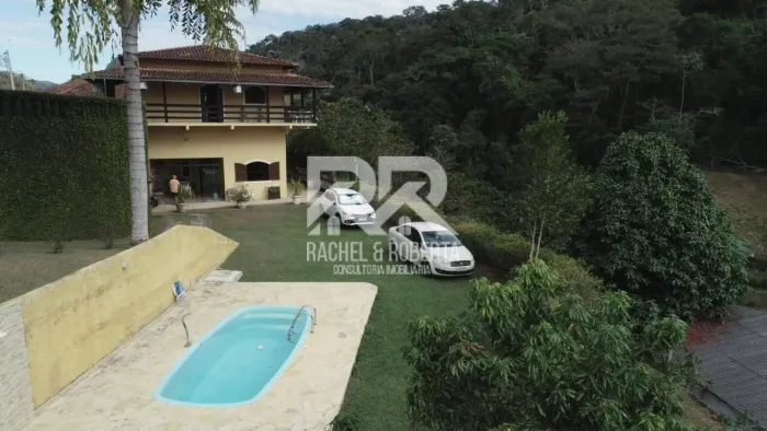 Sítio em Além Paraíba com 70.000m², Natureza, Rio e Estrutura Completa