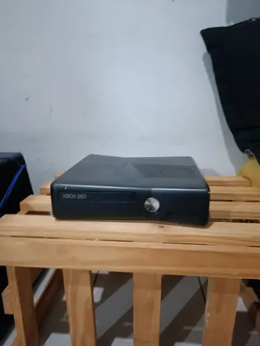 Xbox 360 com kinect, 1 controle e sem hd + alguns jogos de brinde