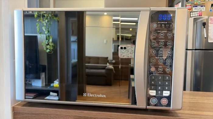 Microondas ELETROLUX INOX - 31 Litros