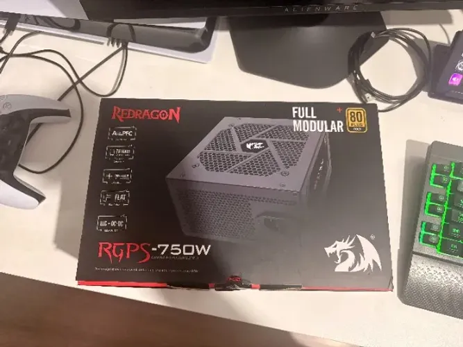 Fonte Gamer Redragon 750, 750W, 80 Plus Gold, Modular