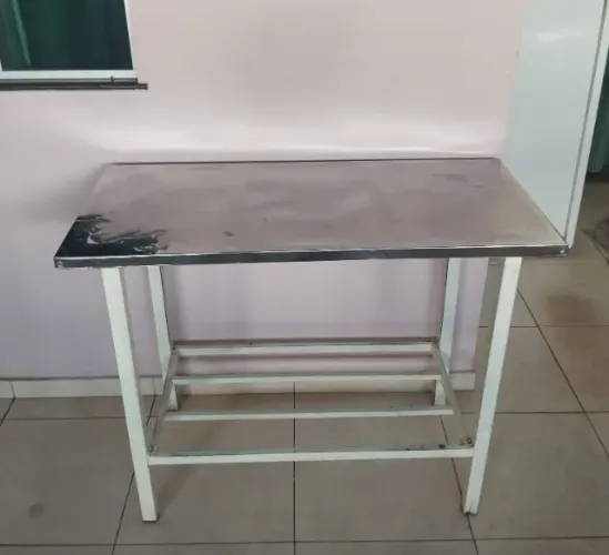Mesa em Inox para Manipulação de Alimentos