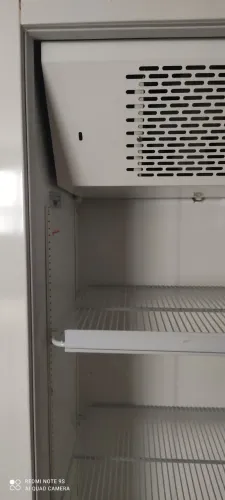 Expositor refrigerador para bebidas, bolos etc.