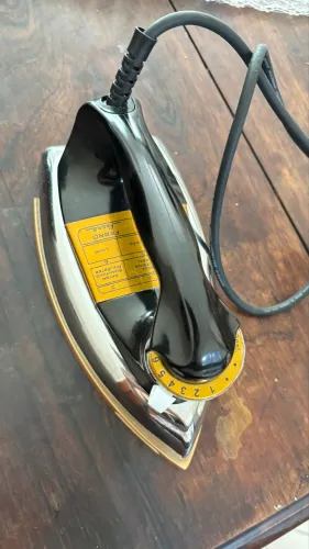 Ferro de Passar Philco PFE01P Retrô