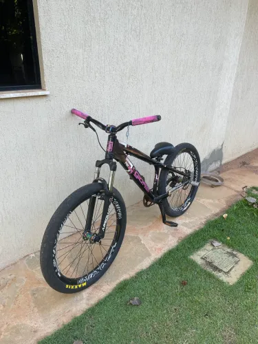 Vendo bicicleta aro 26, voltada para grau