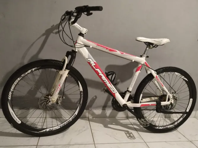 Entrego Bicicleta Aro 26 quadro alumínio Freios A disco aceito cartão 