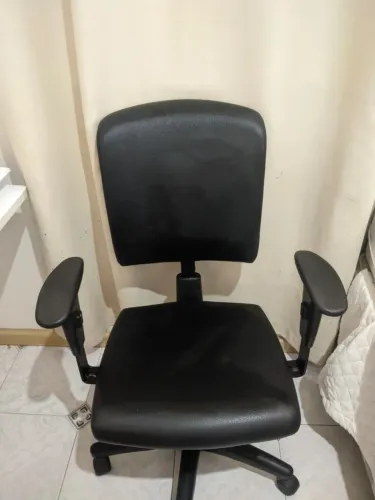Cadeira ergonômica giratória escritório