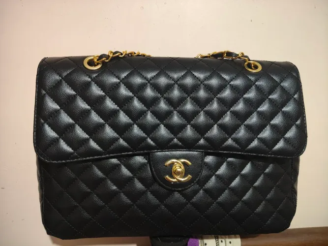 Bolsa preta matelasse