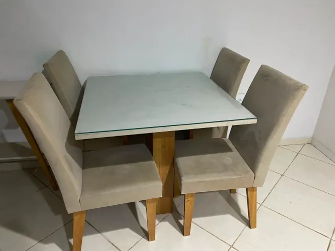 Mesa, aparador e rack