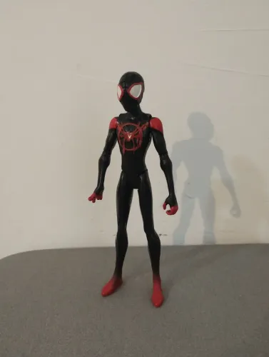 Action Figure Homem-Aranha Miles Morales Hasbro 2018