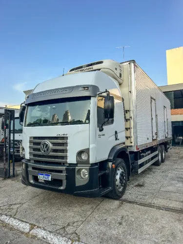 Vw 24-280 Ano 2020 6x2 Leito Teto Alto Baú Frigorifico -25