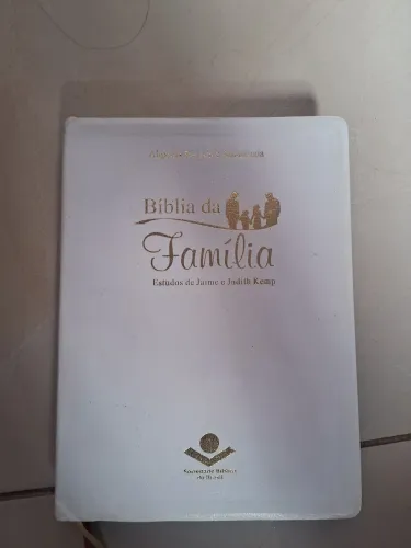2 biblias novas....