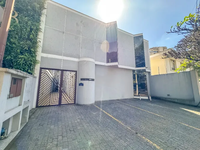 Casa para venda e locação em Indianópolis com 5 banheiros, 4 vagas, 315m²