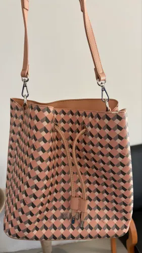 Bolsa Santa Lolla