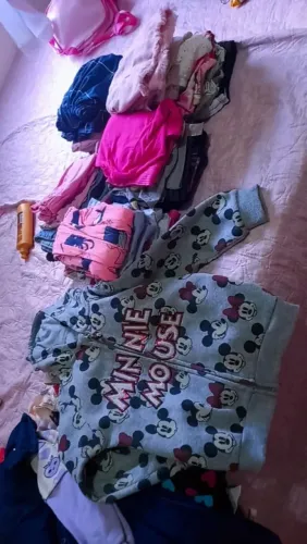 Roupas tamanho 4 a 6 anos semi nova  são mas de 60 peças semi novas