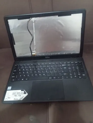 Notebook Philco i5 de 5 geração 8 GB só funciona no HDMI sem carregador sem HD sem b