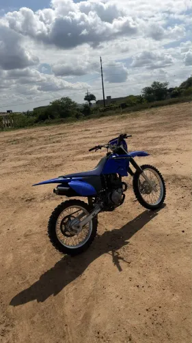TT-R 230 disponível à venda