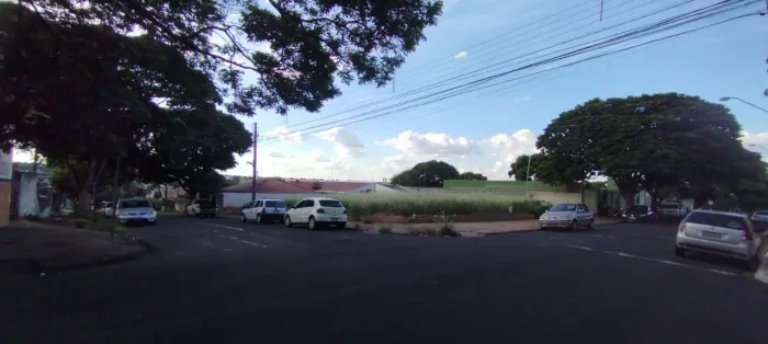 Terreno Esquina Comercial 337 m2, Parque Residencial Tuiuti, R$ 480.000,00