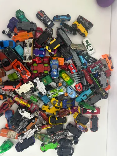 Kit + de 100 carrinhos hotwheels original