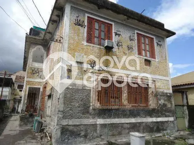 Madureira | Prédio 18 quartos
